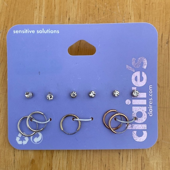 Girl’s Claire’s Earrings - Picture 1 of 1